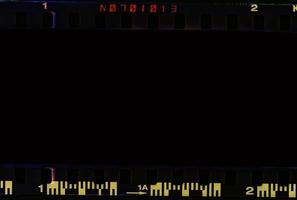 35mm filmframes strip gescand met gebruikssporen op de bezel. foto