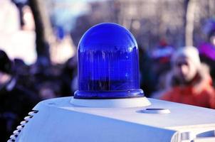 gekleurde led stroboscoop roterende politiewagen licht foto