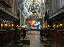 chichester, west sussex, uk, 2014. interieur van de kathedraal van chichester in chichester west sussex op 8 februari 2014 foto