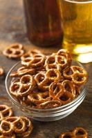 biologische bruine mini pretzels met zout