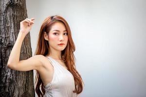 sexy vrouw in lingerie poseren in studio foto