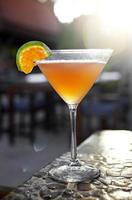 close-up cocktail van sinaasappelsap foto