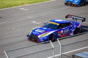 buriram thailand 7 oktober teamraces rijden tijdens de autobacs super gt round7 burirum united super gt race op chang international circuit, super gt race 2017, in buriram, thailand. foto