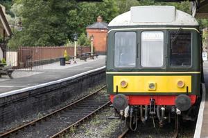 llangollen, denbighshire, wales, uk, 2021. trein in het oude station foto