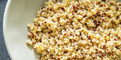 quinoa bulgur pap granen mix vers gezond maaltijd voedsel snack dieet op tafel kopieer ruimte voedsel achtergrond rustiek bovenaanzicht keto of paleo dieet foto