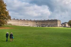 bath, somerset, 2015. zicht op de koninklijke halve maan foto