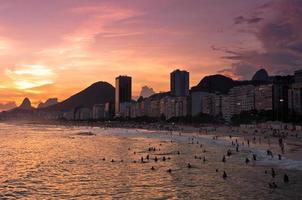 zonsondergang in Copacabana Beach