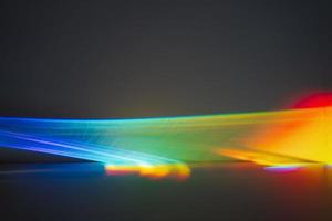 een prisma volledige regenboog lichte achtergrond overlay foto