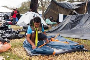 brasilia, df, brazil-14 april 2022 de nasleep van de acampamento terra livre-beweging in brasilia, als de ingenieuze indiaan beginnen in te pakken en vertrekken om terug naar huis te gaan foto
