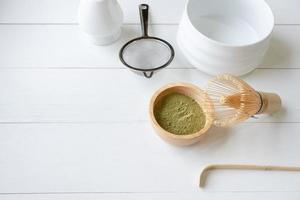 uitrustingsset voor het maken van matcha groene thee foto