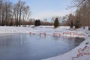 buitenschaatsbaan op vijver foto