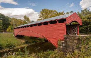 Barrackville overdekte brug is goed bewaard gebleven burr truss constructie in West Virginia foto