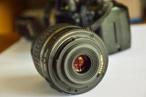 lens en camera op witte achtergrond licht zacht foto