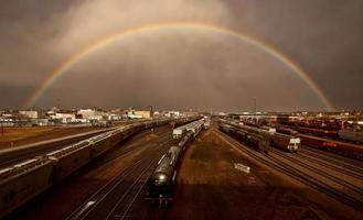 regenboog boven elandkaak saskatchewan foto