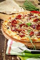 houtoven pizza foto