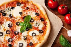 Italiaanse pizza Margherita foto
