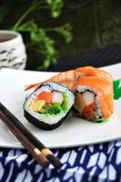 Japanse sushi op plaat foto