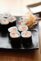 zalm maki sushi foto