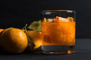 oranje cocktail met sinaasappels