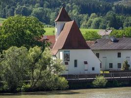 aan de rivier de Donau in oostenrijk foto