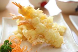 tempura gebakken garnalen in japanse stijl foto