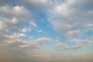 lucht met wolk foto