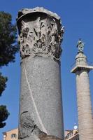 colonna traiana, rome foto