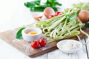 huisgemaakte tagliatelle met spinazie