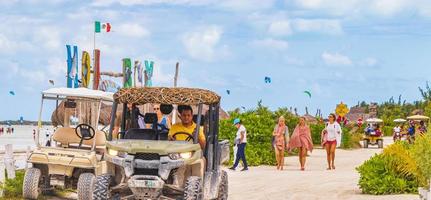 holbox mexico 22. december 2021 golfkar buggy auto's karren foto