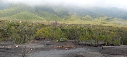 zie de natuurlijke schoonheid van Mount Bromo, Indonesië foto