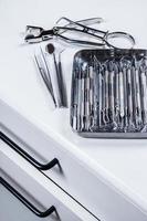 verschillende tandheelkundige instrumenten foto