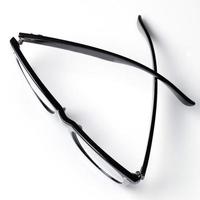 bril met zwarte rand foto