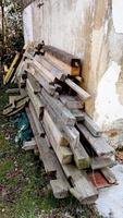 stapel hout materiaal voor de bouw foto
