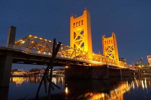 Tower Bridge Sacramento rivier hoofdstad Californië skyline van het centrum foto