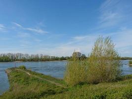 de stad van rees aan de Rijn foto