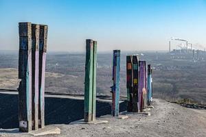 bottrop,germany,2022 - de kunstwerktotem van a. ibarola foto