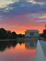 Lincoln Memorial bij zonsondergang.
