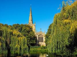 hdr heilige drie-eenheid kerk in stratford upon avon foto