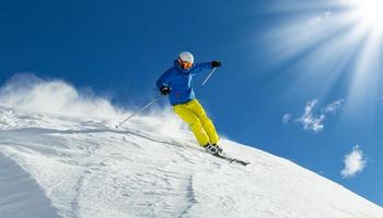 mannelijke freerider skiër foto