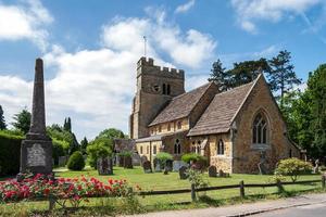 rusper, west sussex, uk, 2005. zicht op rusper kerk foto