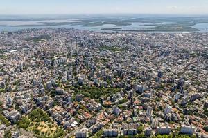 luchtfoto van porto alegre, rs, brazilië. luchtfoto van de grootste stad in het zuiden van brazilië. foto