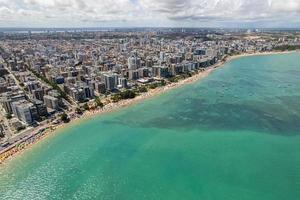 luchtfoto van stranden in maceio, alagoas, noordoostelijke regio van brazilië. foto