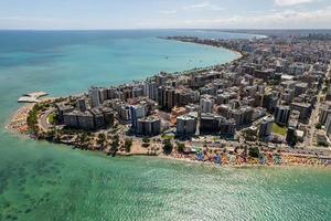 luchtfoto van stranden in maceio, alagoas, noordoostelijke regio van brazilië. foto