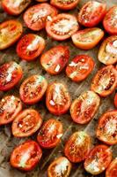 zongedroogde tomaten foto
