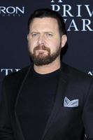 Los Angeles 24 okt, aj Buckley bij de première van een privéoorlog in het Samuel Goldwyn Theatre op 24 oktober 2018 in Beverly Hills, ca foto