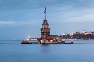leandro toren, istanbul, bij zonsondergang