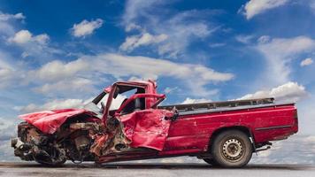 oude rode auto's gesloopt. foto