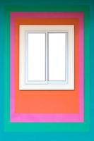 betonnen ramen op kleurrijke muren. foto