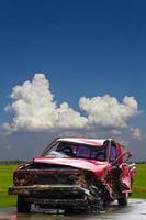 auto-ongelukken rijst wolk lucht. foto