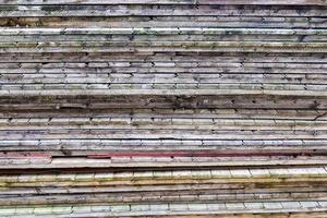 close-up zicht op verschillende houten oppervlakken van planken, logboeken en houten muren in hoge resolutie foto